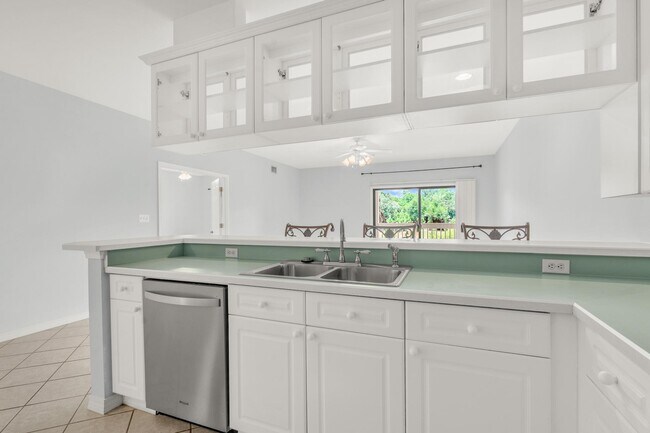 Building Photo - 407 Westlake Ct