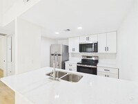 Building Photo - 2124 Burton Dr