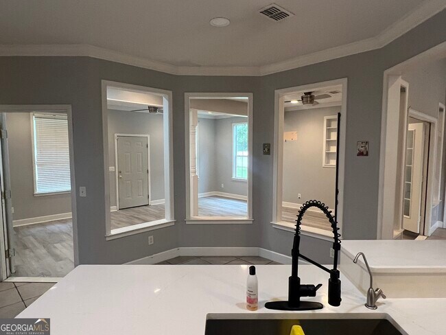Building Photo - 129 Bedford Ct
