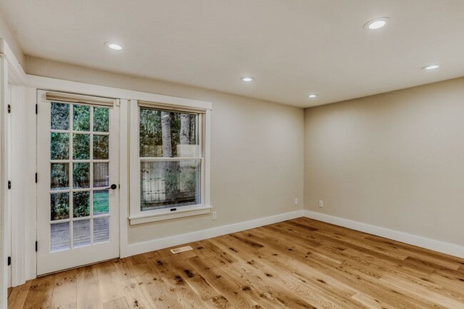 Building Photo - 3bd/2ba Woodinville Home