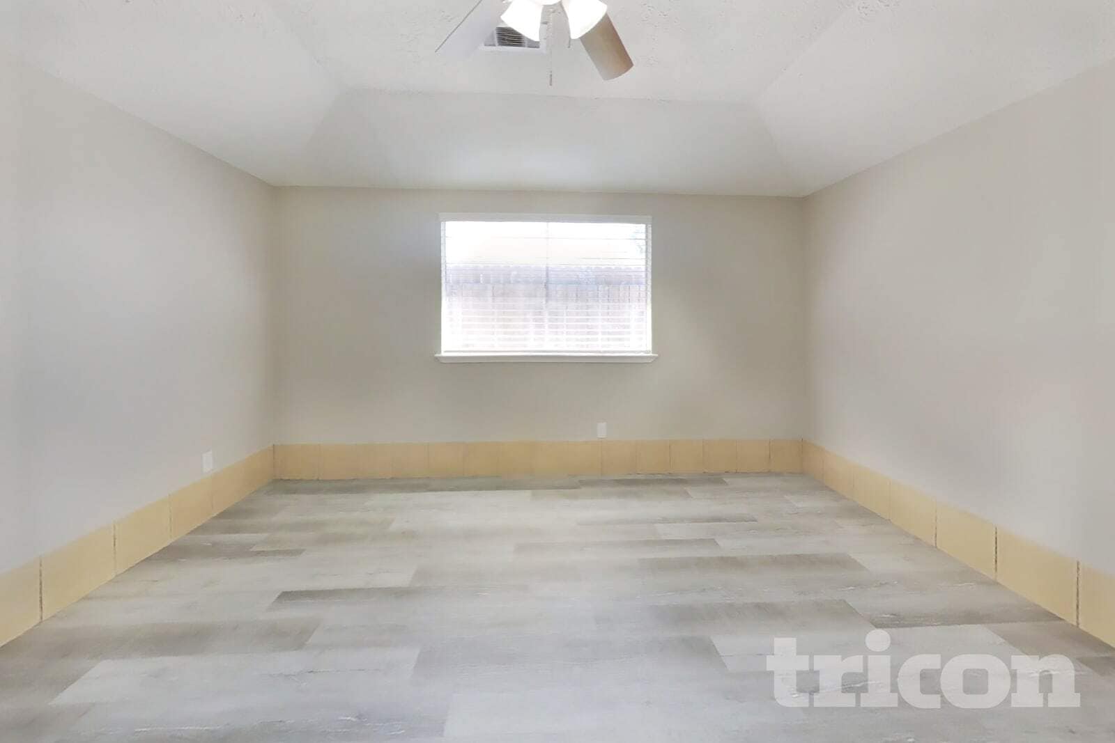 Building Photo - 3815 Regency Dr