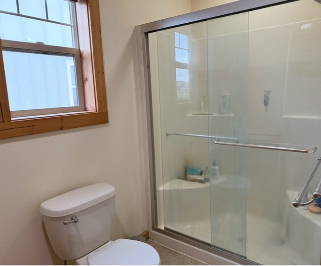 Building Photo - Beautiful West Kalispell Home