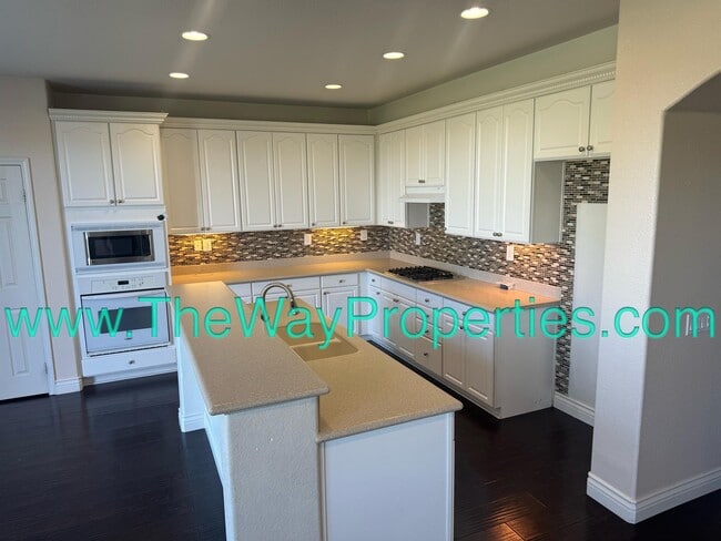 Building Photo - 9290 Ocotillo Ave