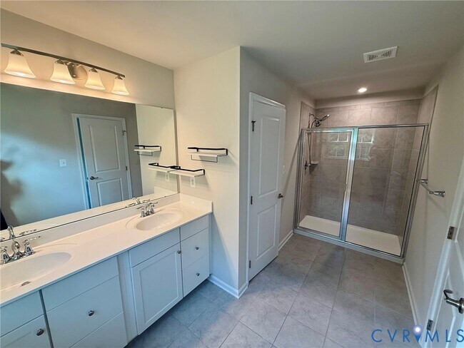 Building Photo - 1116 City View Ln