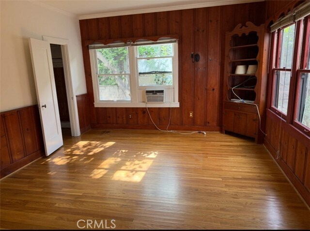 Building Photo - 405 W Brookdale Pl