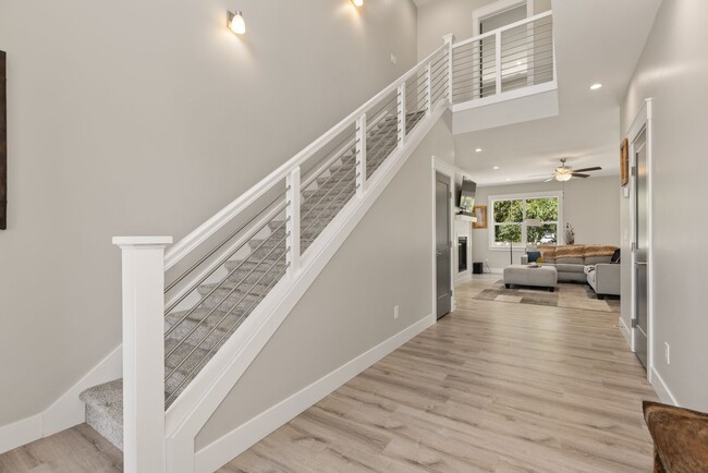 Building Photo - PROMO*** $1000 Off 1st Month of Rent -Beau...