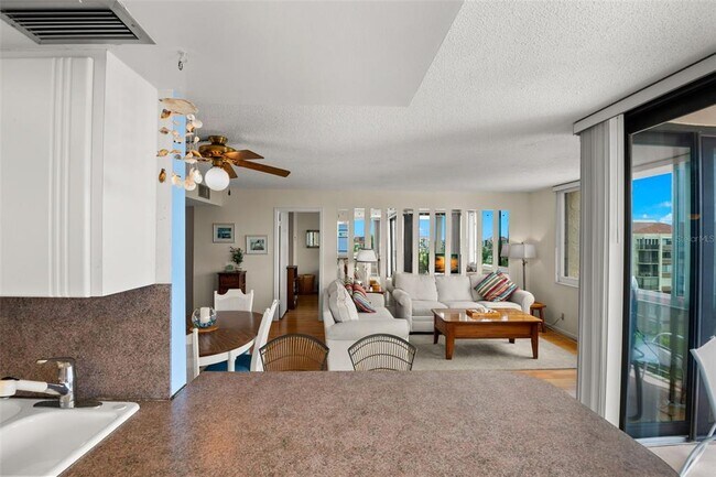 Building Photo - 6219 Palma Del Mar Blvd S