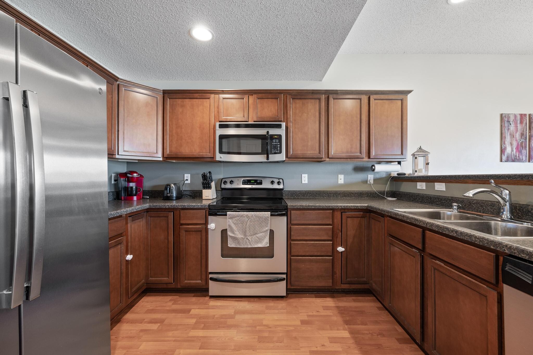 Kitchen - 1839 Goose Lake Cir