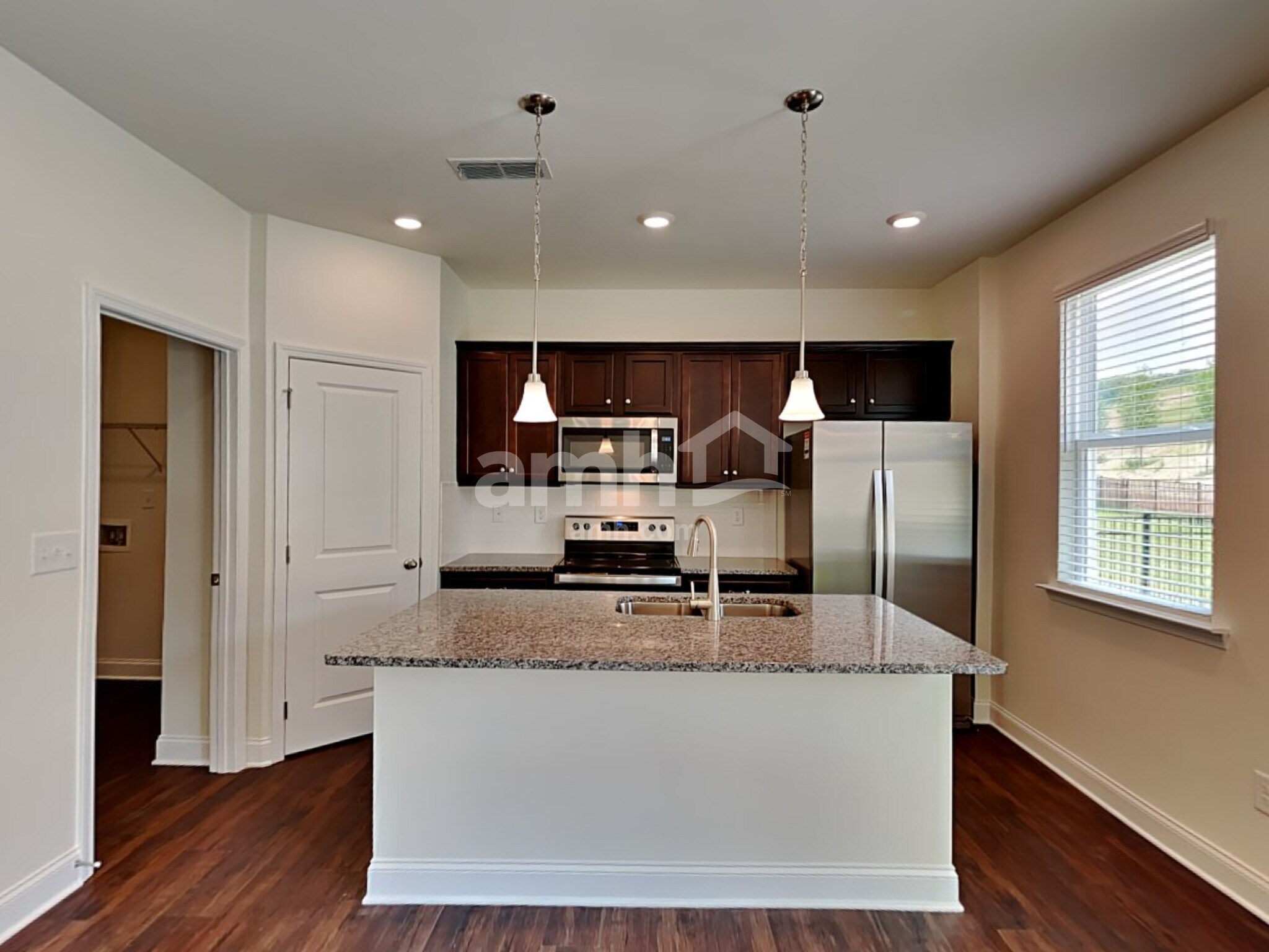 Building Photo - 808 Headland Wy