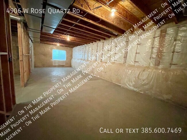 Building Photo - 4906 W Rose Quartz