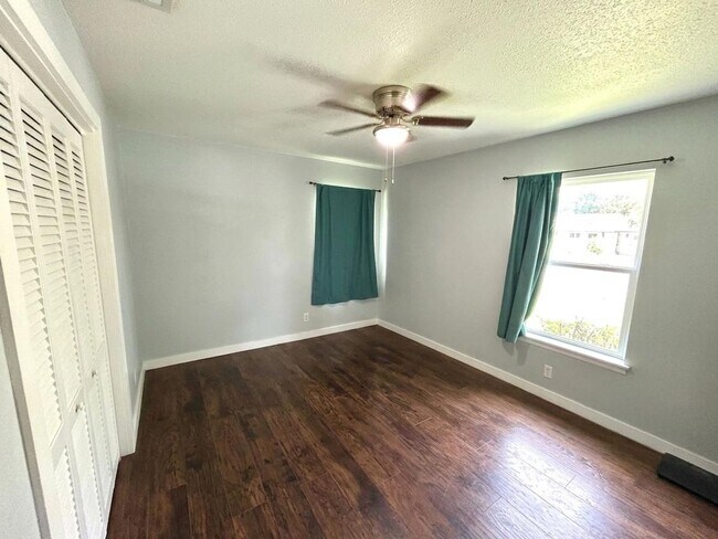 Building Photo - *COMING SOON* *MOVE IN SPECIAL* Spacious 3BR with Office & Large Fenced Backyard!
