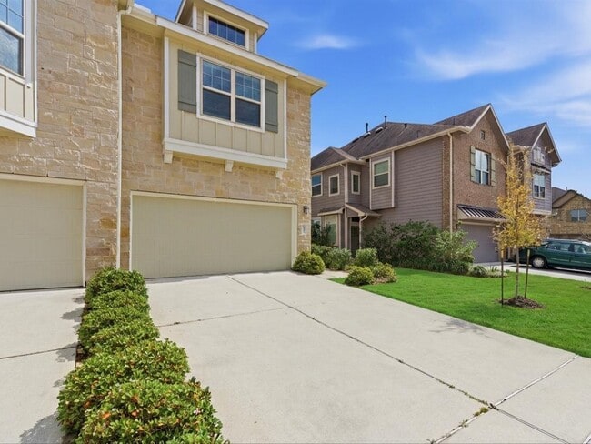 Building Photo - 28043 Rocky Heights Dr