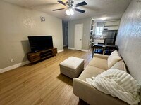 Building Photo - 1710 10th St