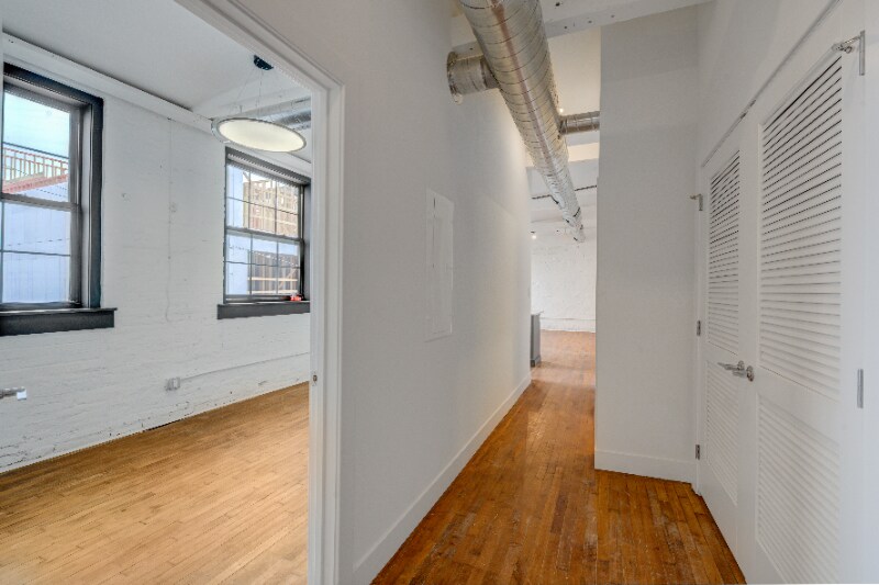 Building Photo - 1851 N Howard St