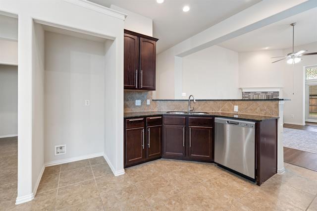 Building Photo - 588 Louder Way