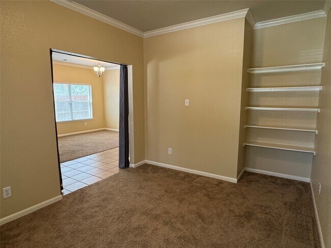 Building Photo - 21307 Springbrook Hollow Ct