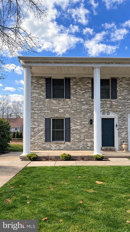 Building Photo - 281 Tall Oak Dr