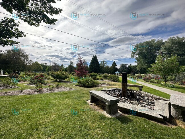 Building Photo - 1 Bedroom 1 Bath + Office next to Idlewild Park & the Truckee River