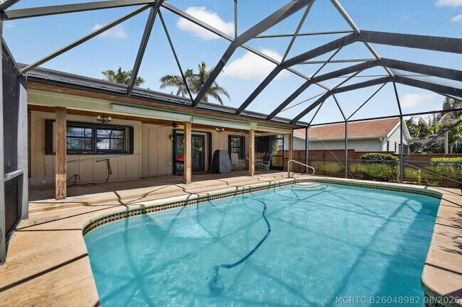 Building Photo - 1362 SW Knollwood Dr