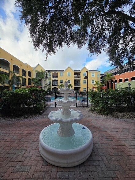 Building Photo - 1910 E Palm Ave