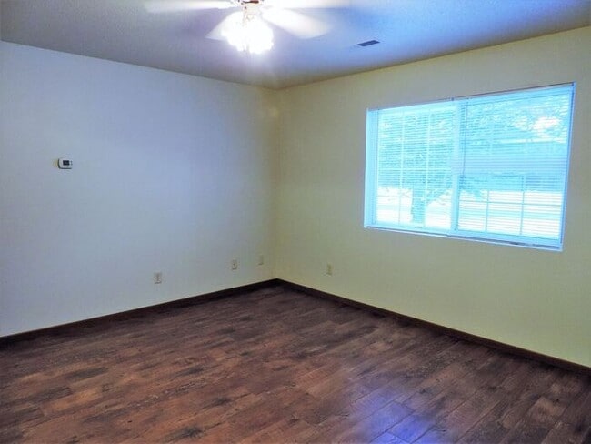 Building Photo - $1,125 | 2 Bedroom, 1 Bathroom Condo | Pet Friendly!* | Available for August 1st, 2026 Move In!