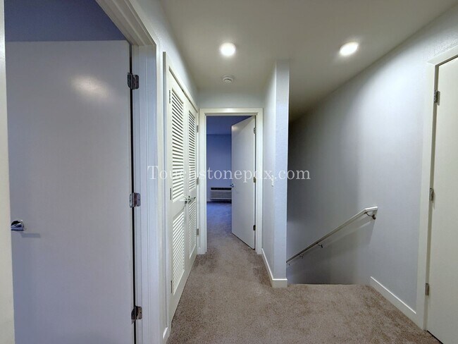 Building Photo - $500 OFF OF RENT! - Contemporary 2 Bedroom, 1.5 Bathroom Apartment, Northeast Portland