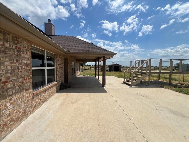 Building Photo - 1100 County Rd 313