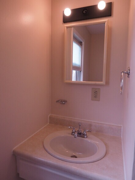 Building Photo - 4019 Rilling Ave