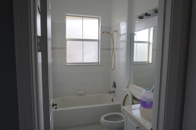 Building Photo - 3919 Passion Flower Rd