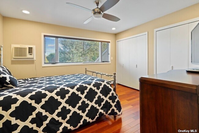 Building Photo - 29 The Grasslands