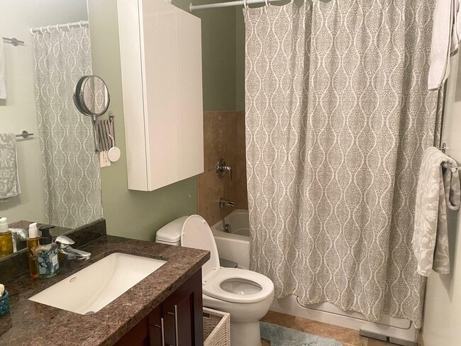 Building Photo - 525 Gough St