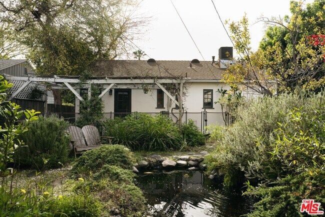 Building Photo - 11523 Albers St