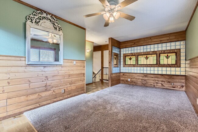 Building Photo - 598 El Paso Rd