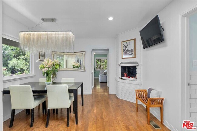 Building Photo - 8809 Appian Way