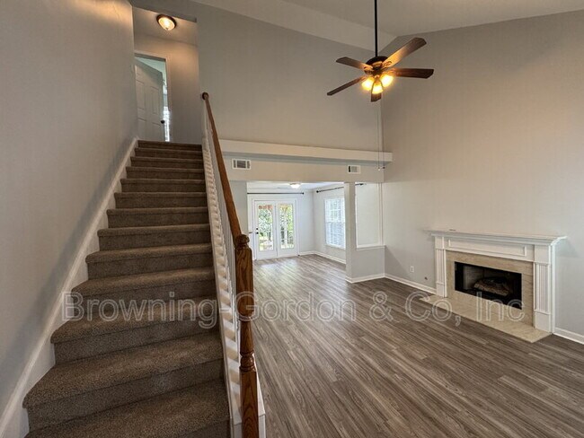 Building Photo - 212 Claybrook Ln