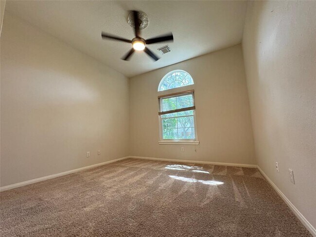 Building Photo - 5822 Pinellas Park Ct