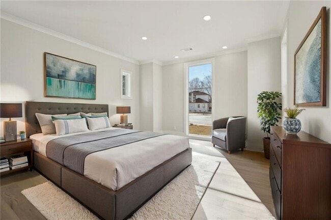 Building Photo - 120 Thome Dr