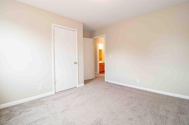 Building Photo - 808 Helton Dr