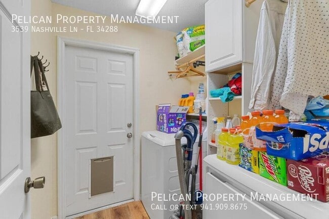 Building Photo - 3539 Nashville Ln