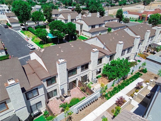 Building Photo - 821 S Cerritos Ave