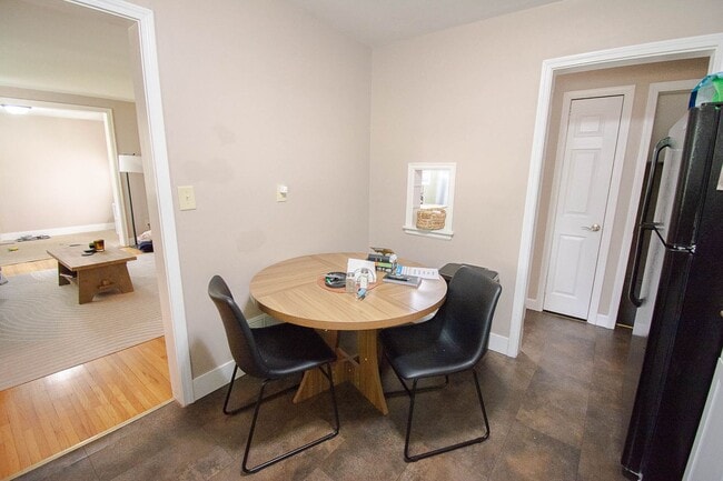 Building Photo - Charming 1-Bed Home With Patio + Garage Minutes From Downtown