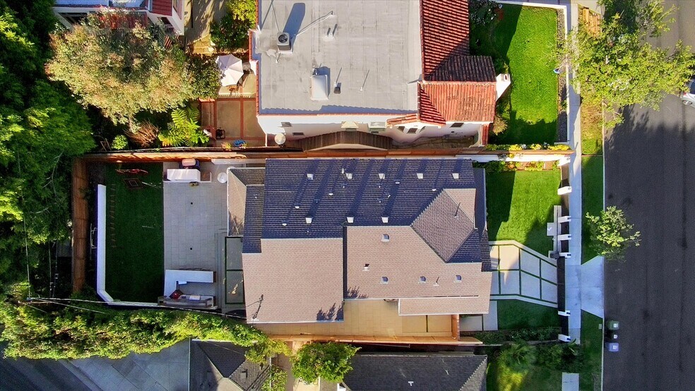 Building Photo - 10593 Kinnard Ave