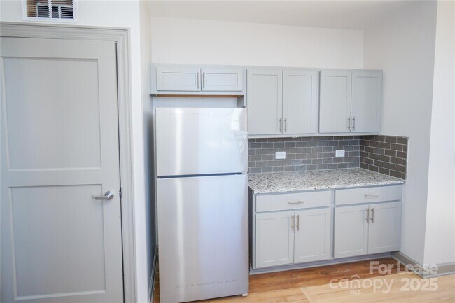 Building Photo - 197 N 2nd St