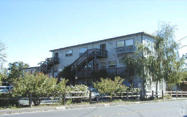 Building Photo - Casablanca Apartments