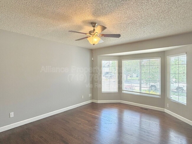 Building Photo - 2825 Dristol Dr
