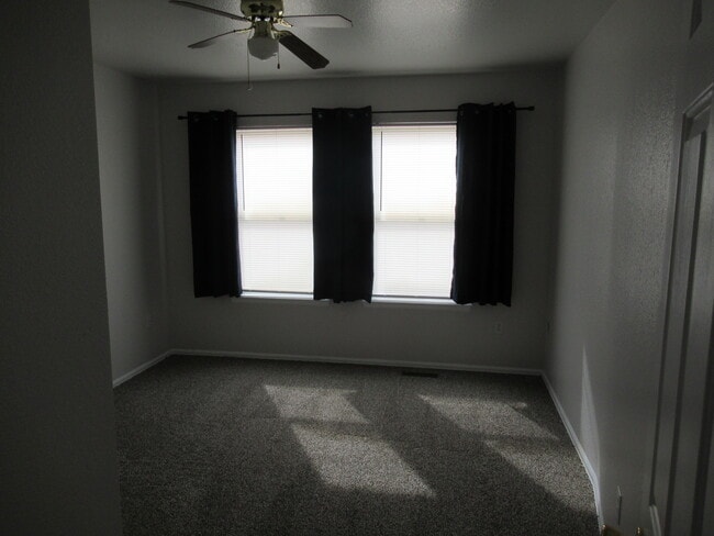 Building Photo - 3190 Leoti Dr