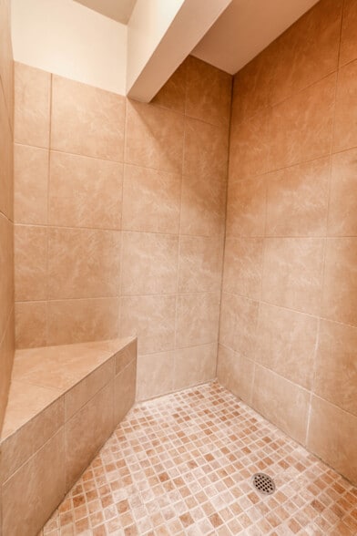 Building Photo - 3919 Creston Ave