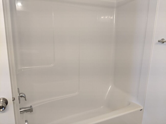 Building Photo - Beautiful 3-Bed Condo – $1,650! Move In by...