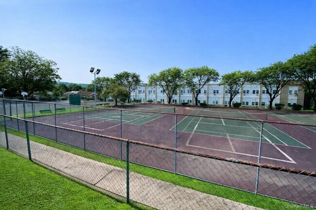 Building Photo - 39 Church St