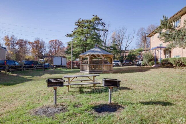 Building Photo - 14400 Gemstone Dr